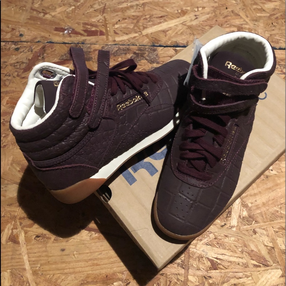 Sneakers - Picture 2 of 4